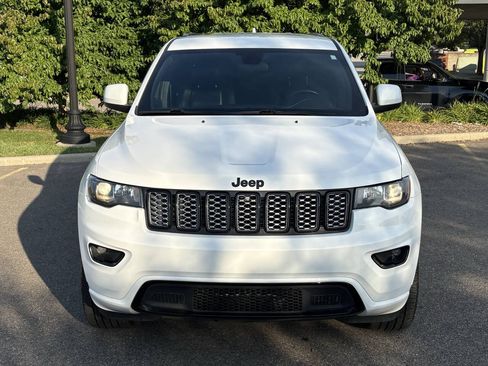 Used 2021 Jeep Grand Cherokee Laredo X AWD/4WD image 5