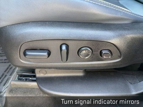 Used 2020 Buick Enclave Premium AWD/4WD image 32