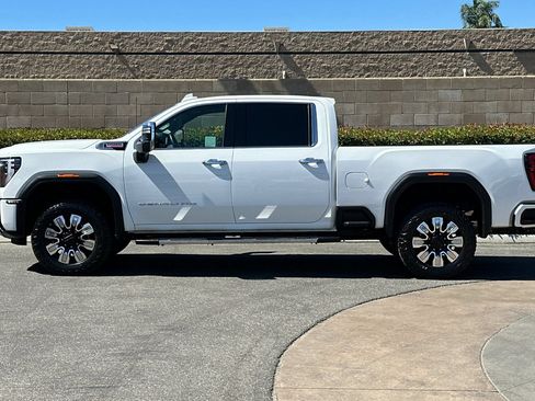 Certified 2024 GMC Sierra 2500 Denali w/ Denali Reserve Package AWD/4WD image 7
