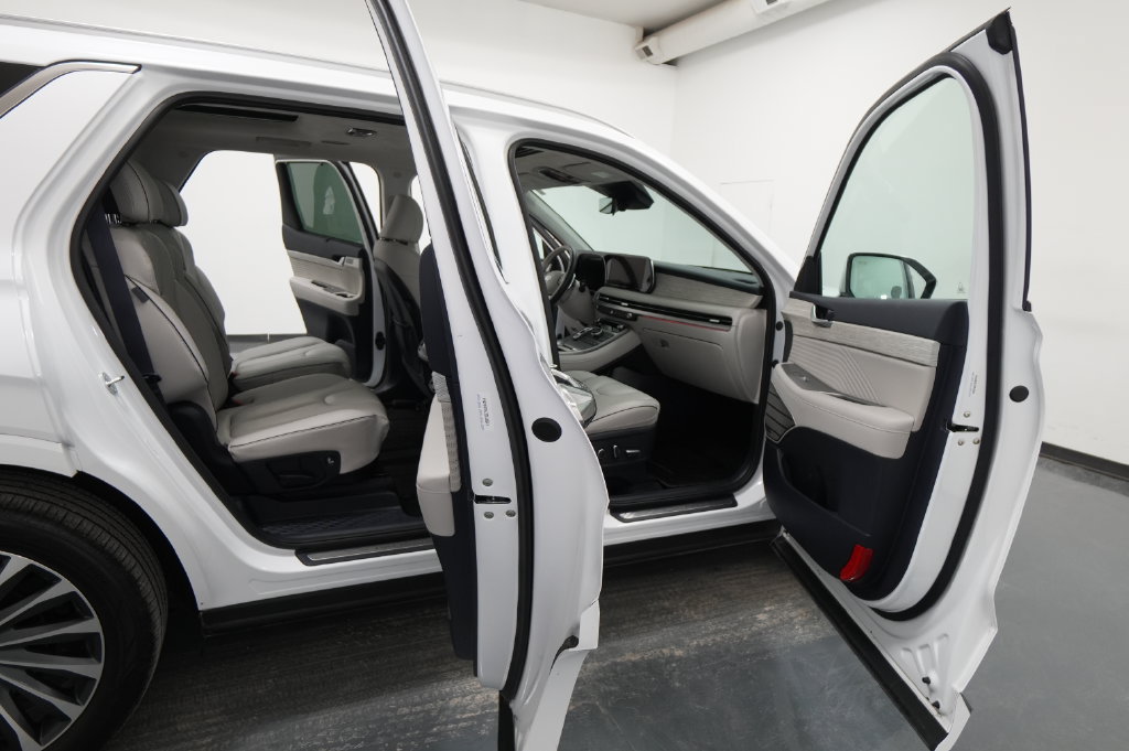 Used 2025 Hyundai Palisade Calligraphy AWD/4WD image 37