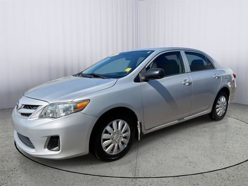 Used 2012 Toyota Corolla L FWD image 12