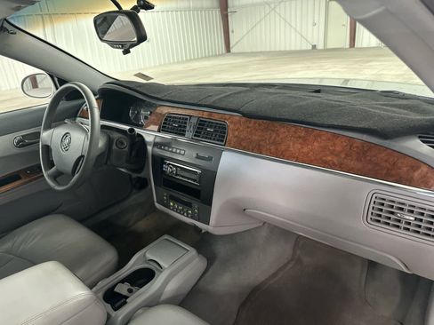 Used 2005 Buick LaCrosse CXL w/ Chrome Appearance Package image 10