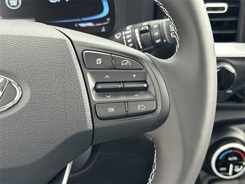 New 2025 Hyundai Venue Limited image 18