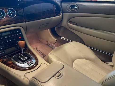 Used 2006 Jaguar XK8 Convertible image 72