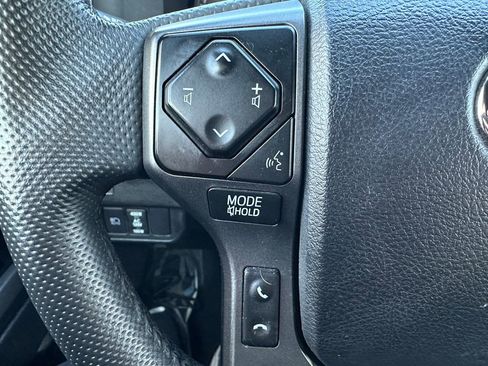 Used 2023 Toyota Tacoma TRD Off-Road image 19