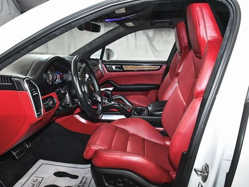 Used 2023 Porsche Cayenne Turbo S image 54