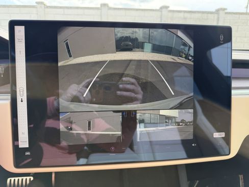 Used 2022 Tesla Model S image 21