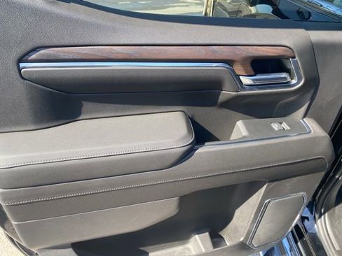 Used 2022 GMC Sierra 1500 SLT w/ SLT Premium Package image 12