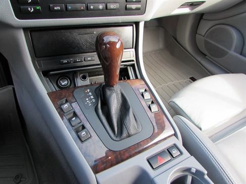 Used 2001 BMW 325Ci Convertible image 12