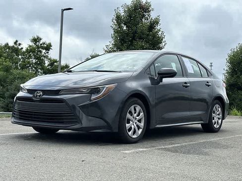 Used 2026 Toyota Corolla LE FWD image 18