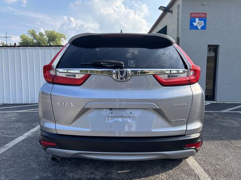 Used 2018 Honda CR-V Touring image 4