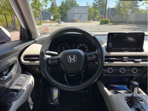 Used 2023 Honda HR-V EX-L image 7