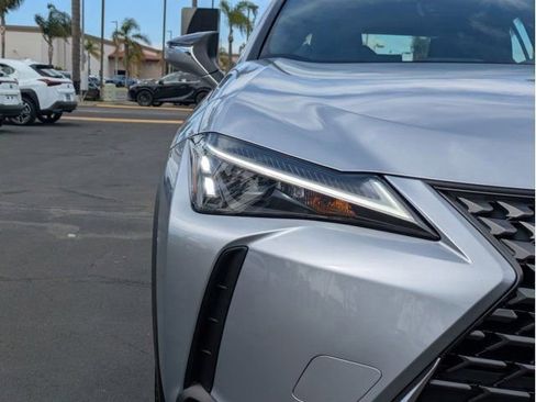 New 2026 Lexus UX 300h FWD image 10