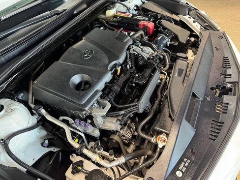 Used 2018 Toyota Camry LE FWD image 34