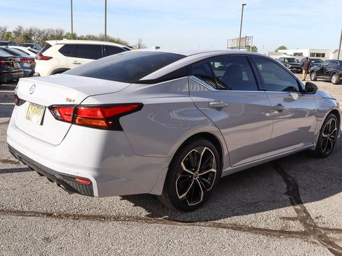 Used 2025 Nissan Altima 2.5 SR w/ SR Premium Package image 4