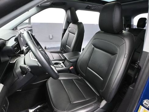 Used 2022 Ford Explorer XLT w/ Equipment Group 202A image 26