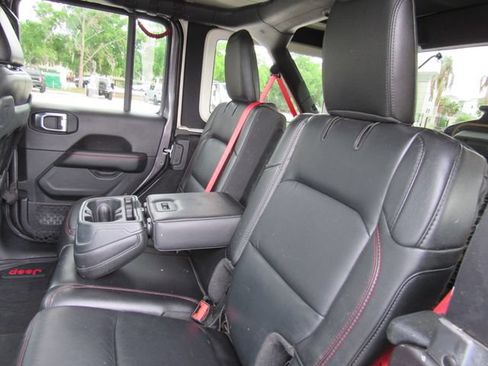 Used 2020 Jeep Wrangler Unlimited Rubicon w/ Quick Order Package 28Y Recon AWD/4WD image 18