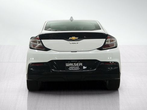 Used 2017 Chevrolet Volt LT w/ Comfort Package FWD image 4