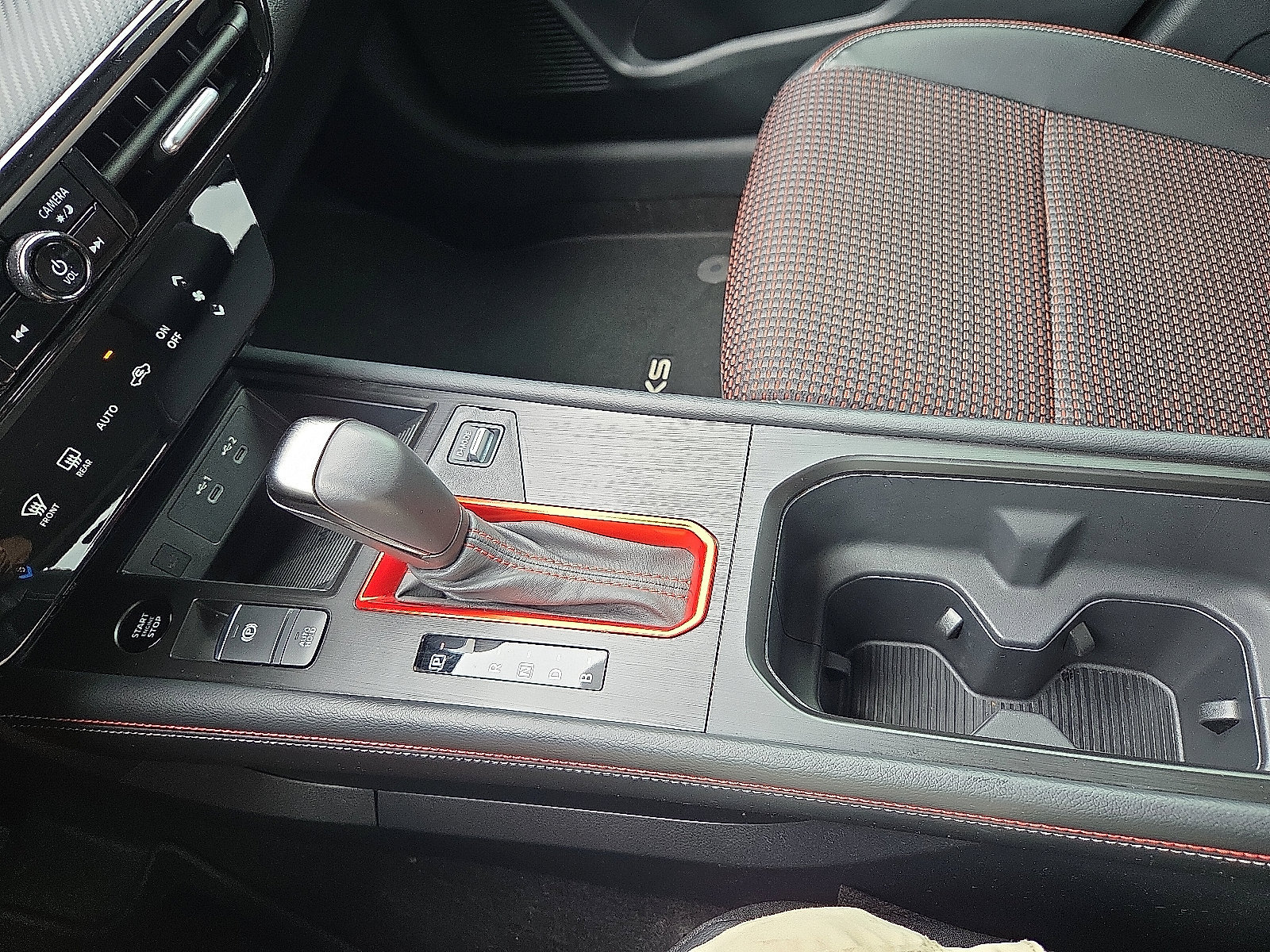 Used 2025 Nissan Kicks SR AWD/4WD image 25