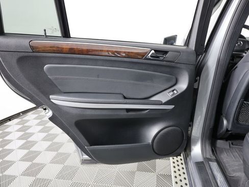 Used 2011 Mercedes-Benz GL 450 4MATIC image 16