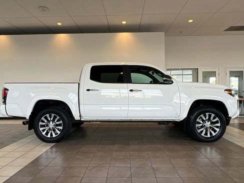 Certified 2020 Toyota Tacoma Limited image 3