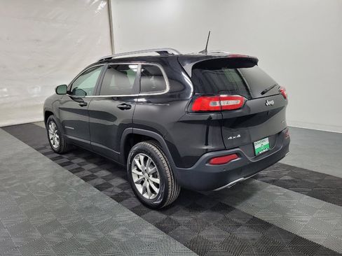 Used 2018 Jeep Cherokee Limited image 3