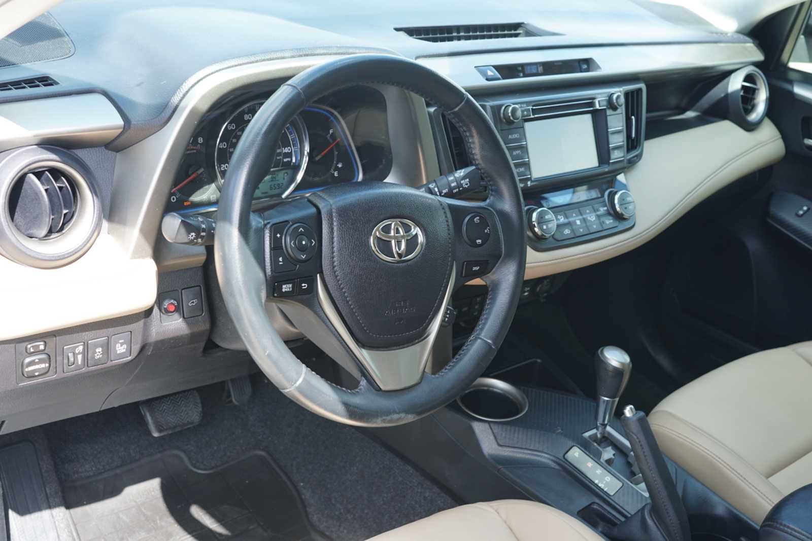 Used 2015 Toyota RAV4 Limited w/ Technology Package FWD image 7