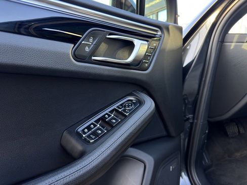 Used 2023 Porsche Macan S image 15