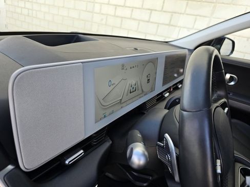 Used 2024 Hyundai Ioniq 5 Limited image 22