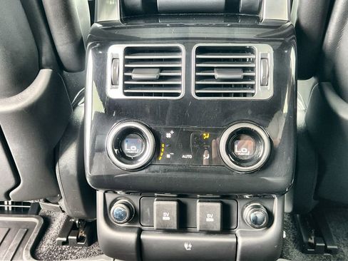 Used 2018 Land Rover Range Rover Supercharged AWD/4WD image 16