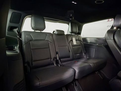 New 2025 Lincoln Navigator Reserve w/ Jet Appearance Package AWD/4WD image 30