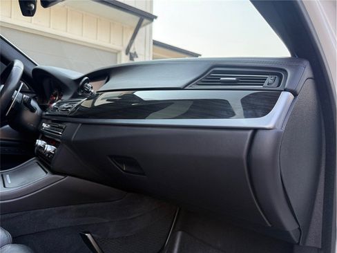 Used 2015 BMW M5 RWD image 36