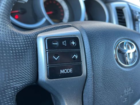 Used 2013 Toyota Tacoma 4x4 Double Cab image 23