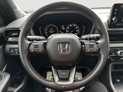 Certified 2025 Honda Pilot TrailSport image 10