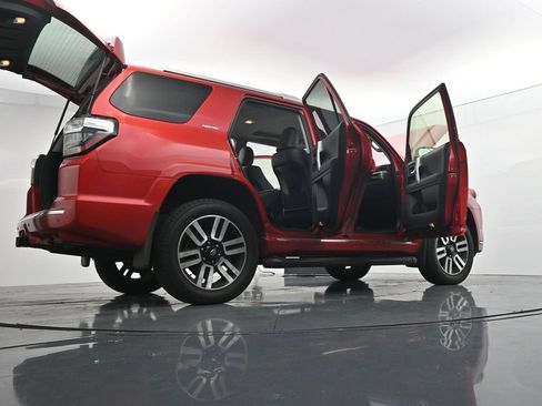 Used 2023 Toyota 4Runner Limited AWD/4WD image 29