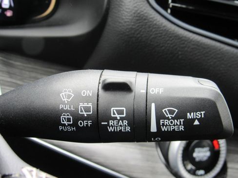 Used 2024 Jeep Wagoneer Series III image 25