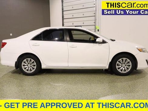 Used 2014 Toyota Camry LE image 7