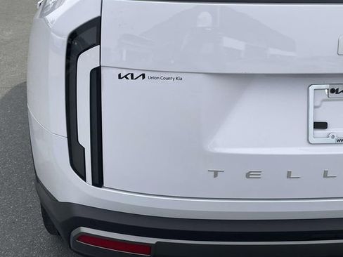 New 2027 Kia Telluride S image 15
