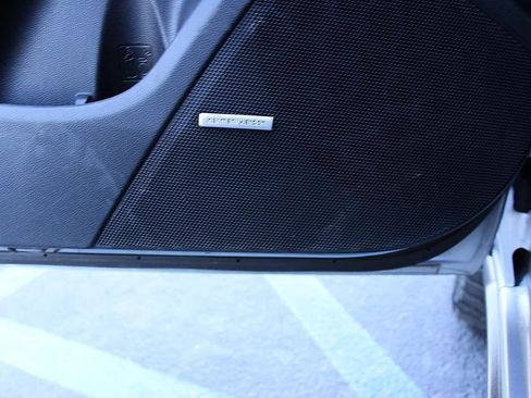 Used 2019 Subaru Crosstrek 2.0i Limited w/ Moonroof Package w/Navigation AWD/4WD image 9