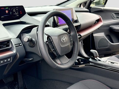 New 2026 Toyota Prius Plug-In Hybrid FWD image 4