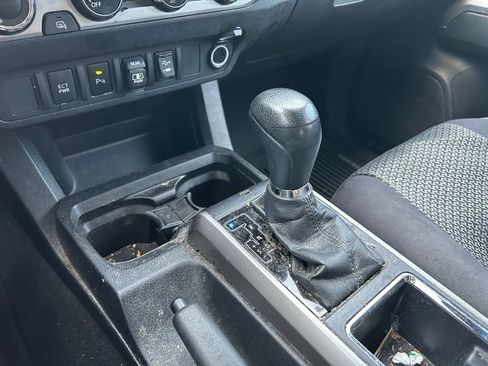 Used 2018 Toyota Tacoma SR5 image 27