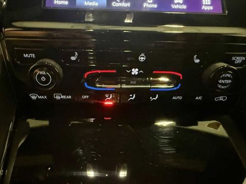 Certified 2023 Jeep Grand Cherokee Altitude image 34