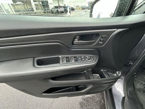 Certified 2025 Honda Odyssey EX-L image 13