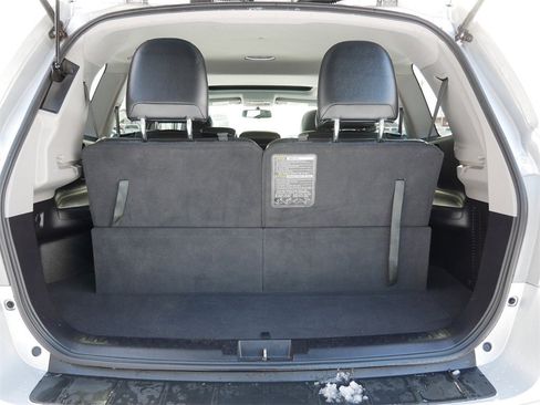 Used 2012 Toyota Highlander SE w/ Tow Pkg image 10