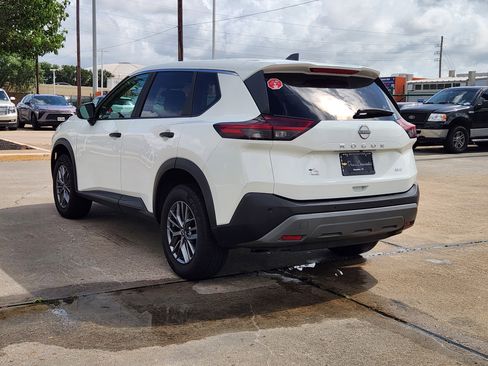 Used 2023 Nissan Rogue S AWD/4WD image 8