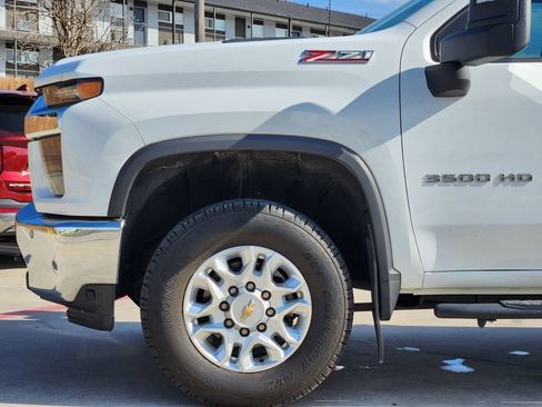 Used 2021 Chevrolet Silverado 3500 LT w/ Convenience Package AWD/4WD image 6