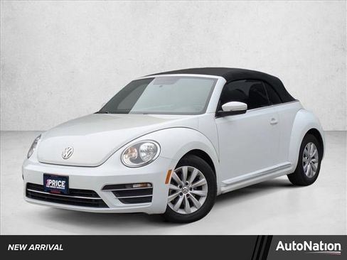Used 2018 Volkswagen Beetle S image 1