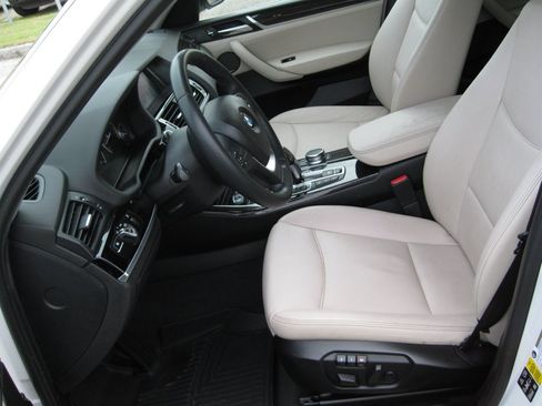 Used 2017 BMW X3 xDrive35i image 12