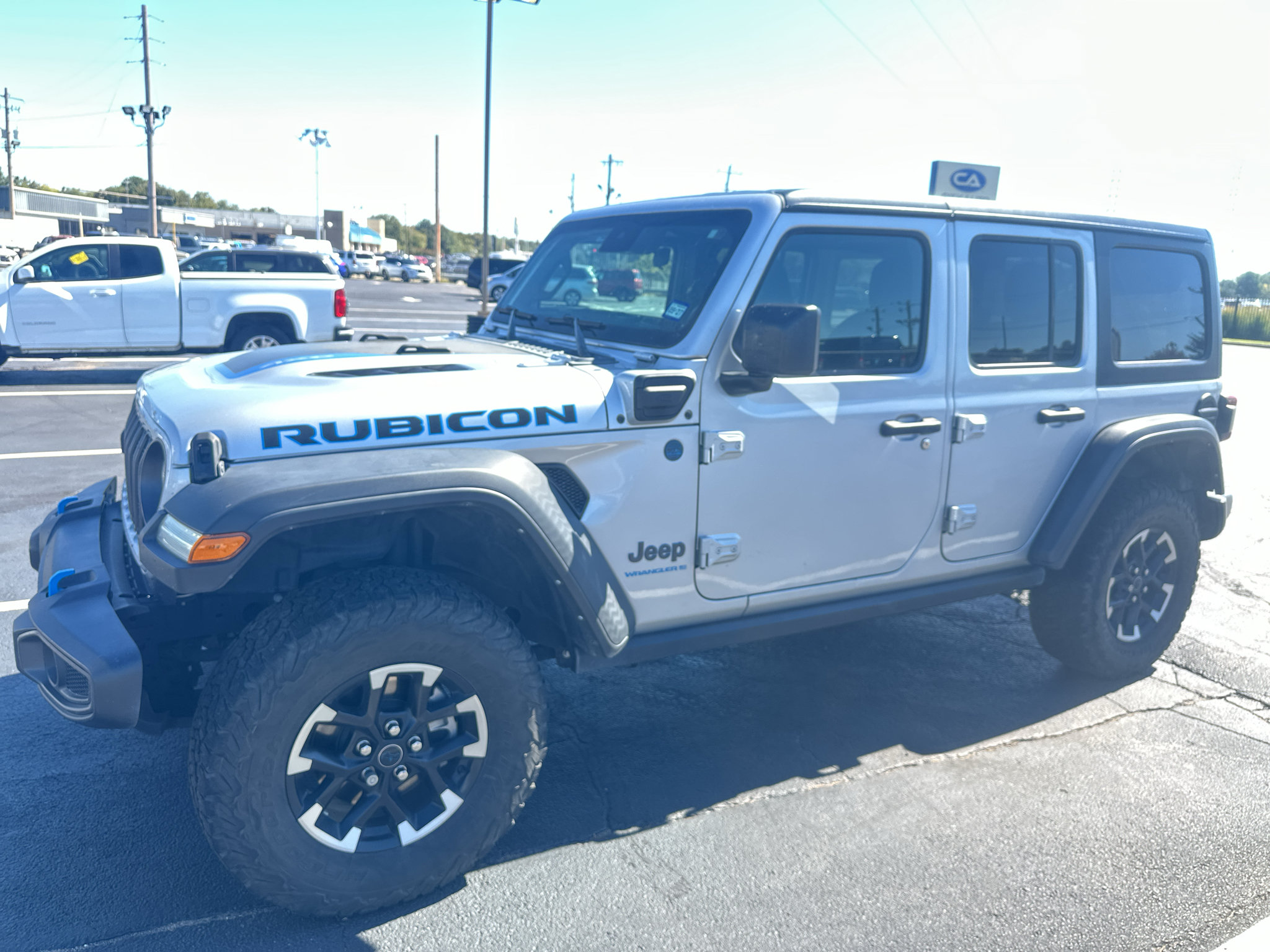 Used 2024 Jeep Wrangler Unlimited Rubicon 4xe w/ Convenience Group AWD/4WD image 1