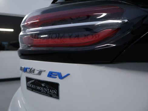 Used 2022 Chevrolet Bolt LT w/ Driver Confidence Package image 10